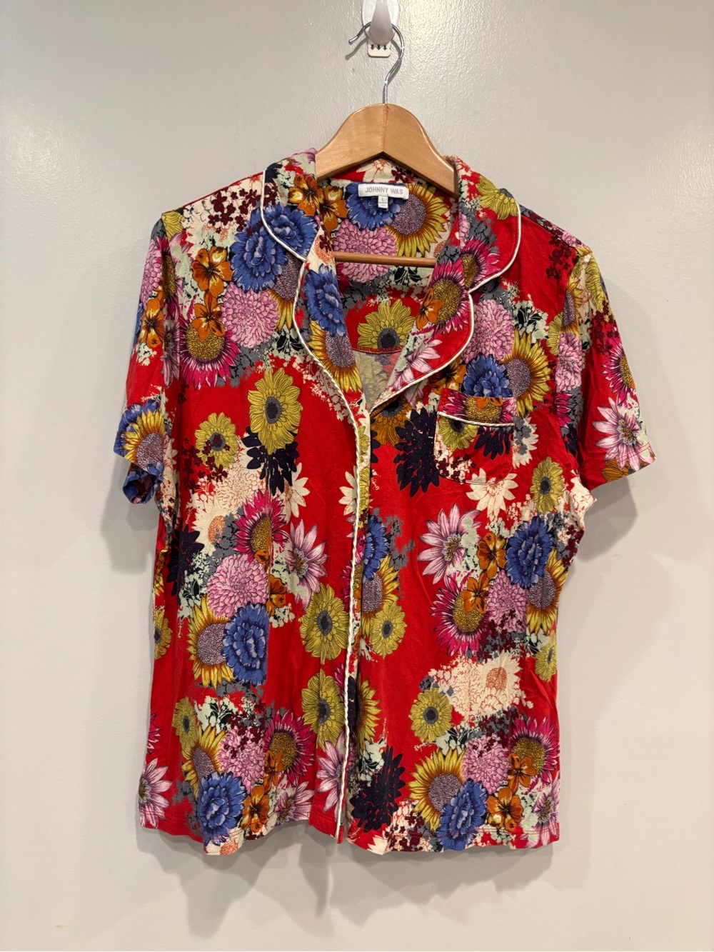 Johnny Was Multicolor Floral Top  Pajamas — Red and Blue Accents